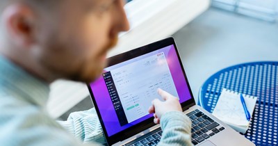 Employee gets accidentally added to email thread where everyone talks about them, they confront boss about it, who immediately apologizes: ‘I felt pretty awkward all day’