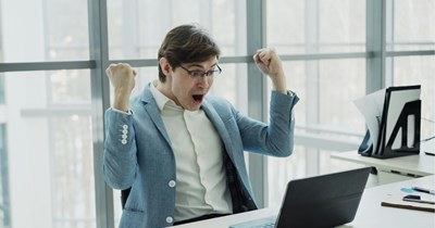 Employee gets the chance to perform a petty revenge on ex-coworke and takes it: ‘Things fell apart when our office manager flipped a switch and suddenly hated some of us and split half the team onto her side’