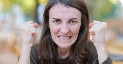 Niece refuses to invite estranged aunt to her wedding after aunt tried to steal the family inheritance: ‘She had the lawyer rewrite [my grandfather’s] will’