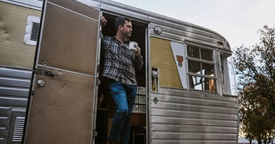 Trailer park tenant shuts off neighbor's electricity after neighbor attempts to plug her amenities into tenant's outlet box: 'She runs two ACs, a large fan, lights are always on…’