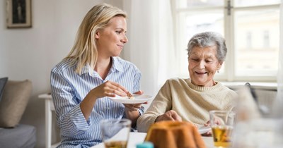 'I don’t feel comfortable sharing a bed with her': Grandma has friends to stay, gets annoyed when live-in carer refuses to give up her bedroom for them