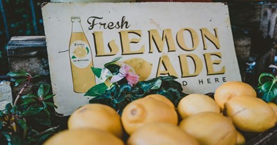 Teenage girl at an event was screaming out loud if customers wanted to leave a tip after paying $11 for a glass of lemonade, making everyone uncomfortable: ‘If you said no to a teenage girl in front of everyone, you'd look [bad].’