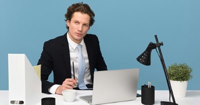 Employee asks for tips on how to deal with a coworker who constantly reports everyone else’s slip-ups: ‘They turn every little thing into a investigation, escalations and somehow remember every mistake you’ve made’