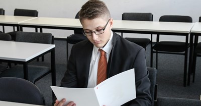 Man arrives to a job interview 7 minutes early but leaves after he’s made to wait almost half an hour to be interviewed: ‘When it got to around 27 minutes, I decided my time was more important than that’
