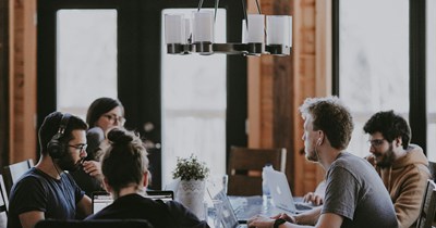 Employee Claims He ‘Can’t Trust’ New Coworker Because She Pushes Back on His Instructions