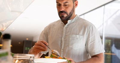 Doctor gets ambushed at a family party for medical advice while holding food, tells an uncle with a non-emergency issue to see a specialist: ‘I should be allowed to eat in peace without being treated as a mobile clinic’