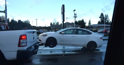 Retail Manager Repeatedly Warns Entitled Karen To Stop Leaving Her Car in Their Parking Lot, She Tries To Circumvent the Rules Further, Gets Towed: ‘Fine, I’ll Just Park Over There Then'