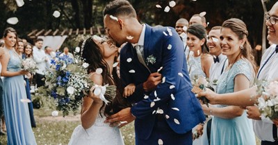 Bride and groom force 100 wedding guests to drive to 4 different wedding venues over the course of their wedding: 'It was over 30 miles, through LA traffic in 100°F heat.'