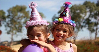 Girlfriend saves 7-year-old boyfriend’s daughter's birthday by doing a last-minute birthday cake for her, at the party, when offered food, she denied it as she had to go to work: ‘My actions at the party were seen [badly]’.