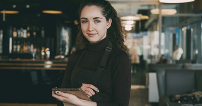 College student waitress pays for her older coworker's $20 Uber to get home from work; coworker keeps asking her for more money: 'She's a young single parent and shares a car with her boyfriend.'
