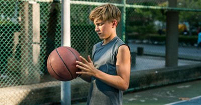 Mom asks boyfriend to pay for her son's sports fees, despite her having $50K in savings, and him only having a couple of thousand dollars: 'I contribute more than she does for our shared expenses.'