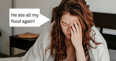 Girl forbids her roommate's boyfriend from coming in during the week after he ate all the food she prepped for herself without asking: 'I finally lost it' 