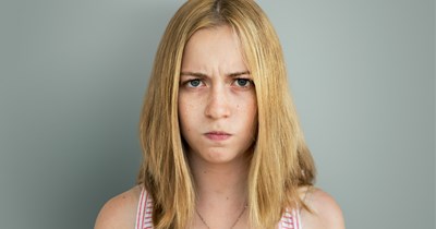 Stepmom offers to take daughter and stepdaughters on different trips, one of the girls refusses to get on a plane and demands her stepmom and sisters stop traveling without her: 'It makes her feel left out' 