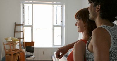 Woman allows boyfriend to live in home rent free, he complains when he can't make all the interior design choices: 'He uses one chair, so he paid for one. I paid for the rest'