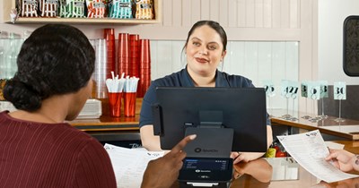 Couple vacation in Germany, get surprised when restaurant server rejects them pressing 'no tip' at the cash register: 'She held it in front of me again'