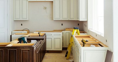 Parents spend $30K of their daughter's college savings on a kitchen renovation because she decided to take a year off college: 'I told her she could attend community college.'