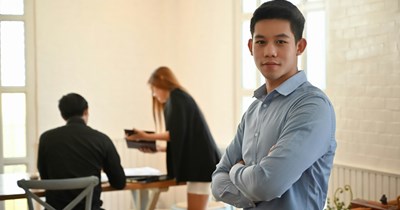 23-year-old deliberates between taking $70k job in nice area versus $130k job in area that they hate: 'I just finished school in an area I didn't like'