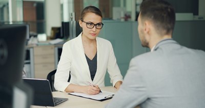 Manager calls out employee for leaving early and tells him to work strictly from 9-5: ‘I stopped working past 5 so all the techs would call the bigger managers to ask questions (which the big managers couldn't answer)’