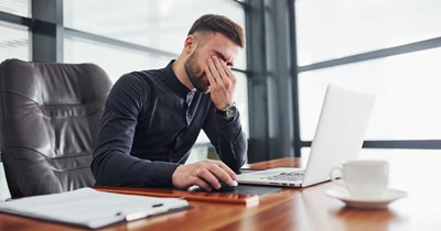 Coworker snoops and opens colleague's pay stubs, whole office turns against him after finding out his salary