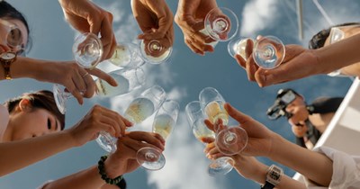 Woman is worried she’ll be caught in the middle of her cousin’s wedding drama: ‘Someone please explain to me why my dad’s girlfriend decided to go with a WHITE DRESS WITH GIANT SKY BLUE FLOWERS ON IT’
