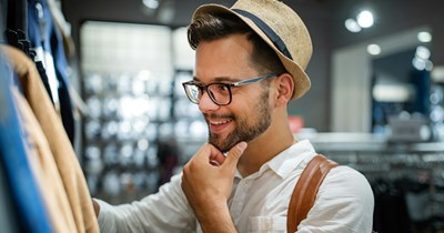 Friend persuades employee to let him use employee discount, protests when he bans him from letting others use it too: 'I'm not turning my employee account into a group coupon'