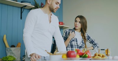 Vegetarian wife of 6 years constantly complains that husband eats meat despite him going out of his way to make separate meals: 'I make dinner 6 out of 7 days a week'
