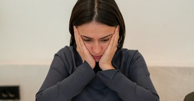 Mom demands daughter pay $2000 credit card debt with 0 days' notice, gets annoyed when she's upset: 'She does deserve grace'