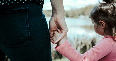 Brother gets mad at sister for not changing her plans with her 10- and 8-year-old kids to babysit his friend's 6-year-old son, even though he could stay with his mother: 'Now I’m getting bombarded with messages from my brother about how I’m so selfish'