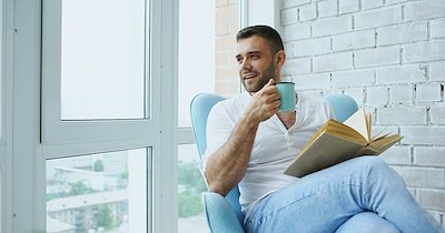 Man who lives with his girlfriend secretly rents an apartment only to have space for himself: ‘I'm not cheating, meeting anyone there or doing anything sketchy. I order food, play games, watch YouTube, sleep whenever I want ’