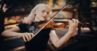 Guy who they've only been on two dates with claims this person is not a violinist, even though they have played for 23 years, because they haven't played in 4 years: 'He said, 'Then you don't play violin. You have violins'
