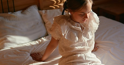19-year-old stays home every day for babysitting and online school, mom always demands she gets changed out of pajamas: 'She says it's healthy'