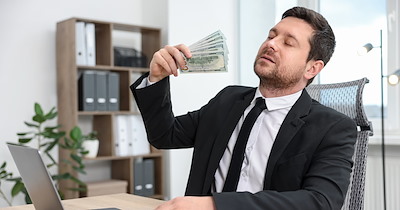 Boss charges employees $5 when they're late to the morning meeting, one employee refuses to comply: ‘So that's theft’