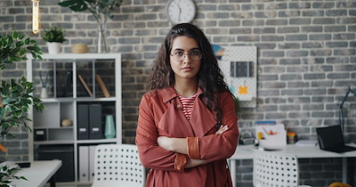 Boss denies payroll employee's vacation for her sister's wedding because she's ‘too essential’, despite her asking to train a backup for months: ‘I've never been so angry’
