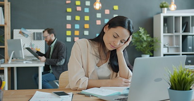 Lazy coworker routinely sleeps 5 hours of her 12-hour shift, new manager photographs her: ‘She sees the phone still in his hands, and puts two and two together. She says, "Did you just take a picture of me while I was unconscious?"’