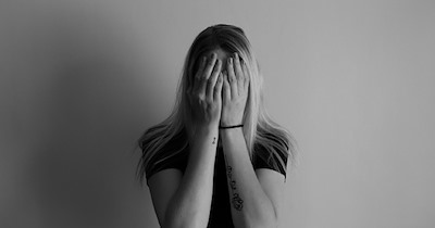 Woman leaves her corporate job to deal with grief and now regrets her decision: ‘[Boyfriend] said that everyone goes through grief yet still shows up for work’
