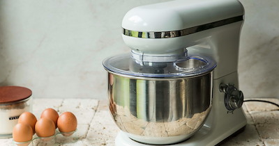 Mom buys stand mixer for daughter-in-law, gets upset when she gives it back because she plans a 12 person Thanksgiving in her apartment: 'she's saying She isn't doing Thanksgiving at all if it's not at our place'