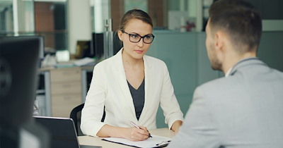 Recruiter forbids unemployed people from applying to their job posting: 'These companies get the talent they deserve.'