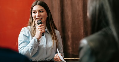 Stand-up comedian uses boyfriend's personal story onstage without telling him, is surprised he is hurt: 'Is it just something you accept when dating someone who does comedy?'