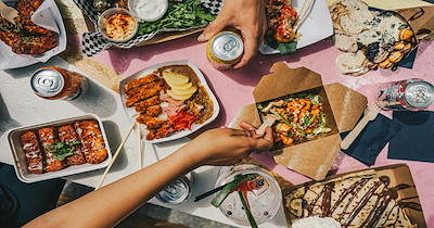 Girlfriend uses his boyfriend's card to order food, even though he told her to delete the card from her phone, she orders $30 worth of food almost every day: 'She’s saying I’m being unreasonable and that I can just pay the minimum payment'