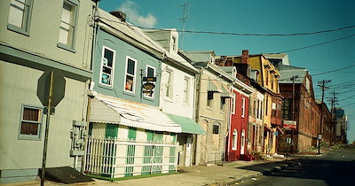 11 small town red flags that show they're not a good place to live: 'One family owning 99% of the businesses'