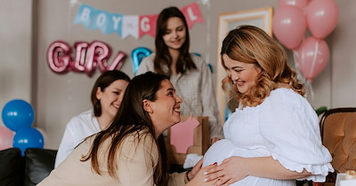 Expecting mother threatens to cut off her sister if she doesn't come to her gender reveal party when she has pneumonia: 'I also have a child who she’s never met.'