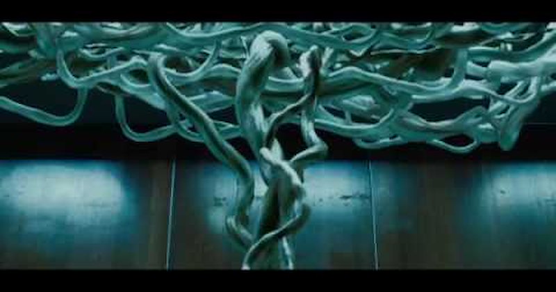 alien parasite scary science fiction Video - 38396161