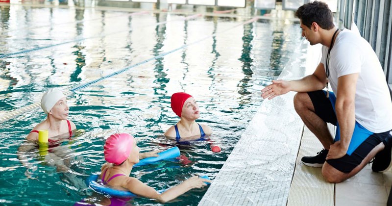 employee manager teenagers facility pool incompetence young people Workplace retired - 40947207