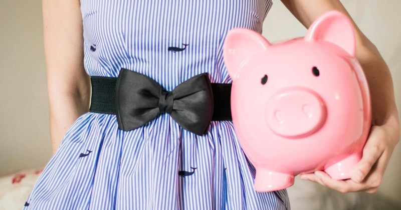 Mom refuses to give out son's savings account information after grandmother demands the details so she can make a deposit: 'Just give me cash'