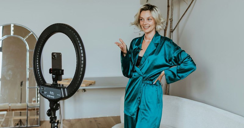 Boy mom vlogs in her home after asking her niece to appear in her family vlogs