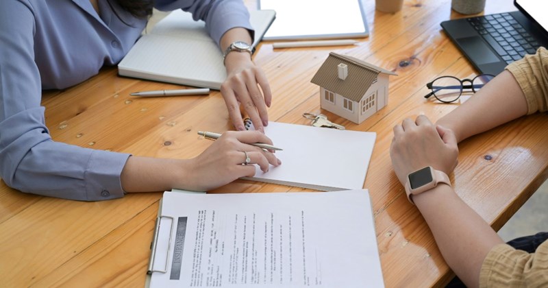 hoa homeowner neighborhood-drama payment money entitled people HOA - 44645893