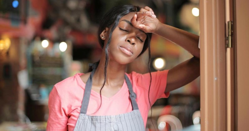 Company demands employees pay for branded clothes, then forbids everyone from wearing them on shift: 'Wait, you thought you could actually wear the uniforms you paid for?'