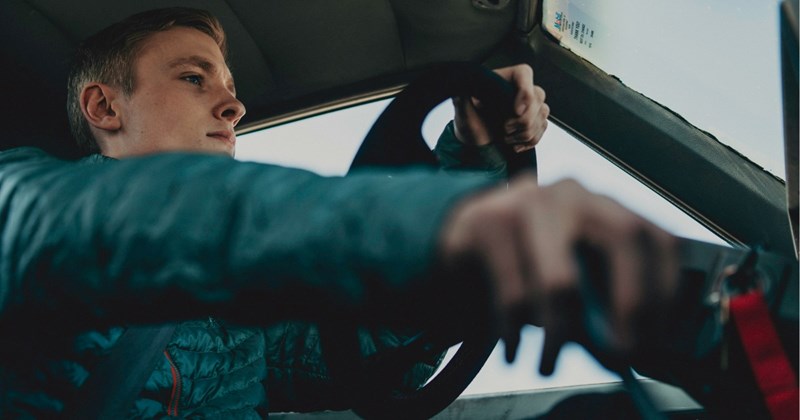 20-year-old son ruins dad's car during street racing, dad demands son pay for the car, family calls him heartless: ‘Parents don't treat kids like debtors’