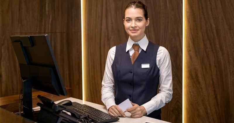 manchild satisfying middle aged frontdesk employee hotel staff justice served karma entitled people Entitled People - 44744709