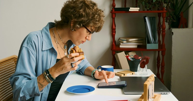 management workplace discussion employment issues boss workplace-stories coworkers colleague Workplace - 44750853